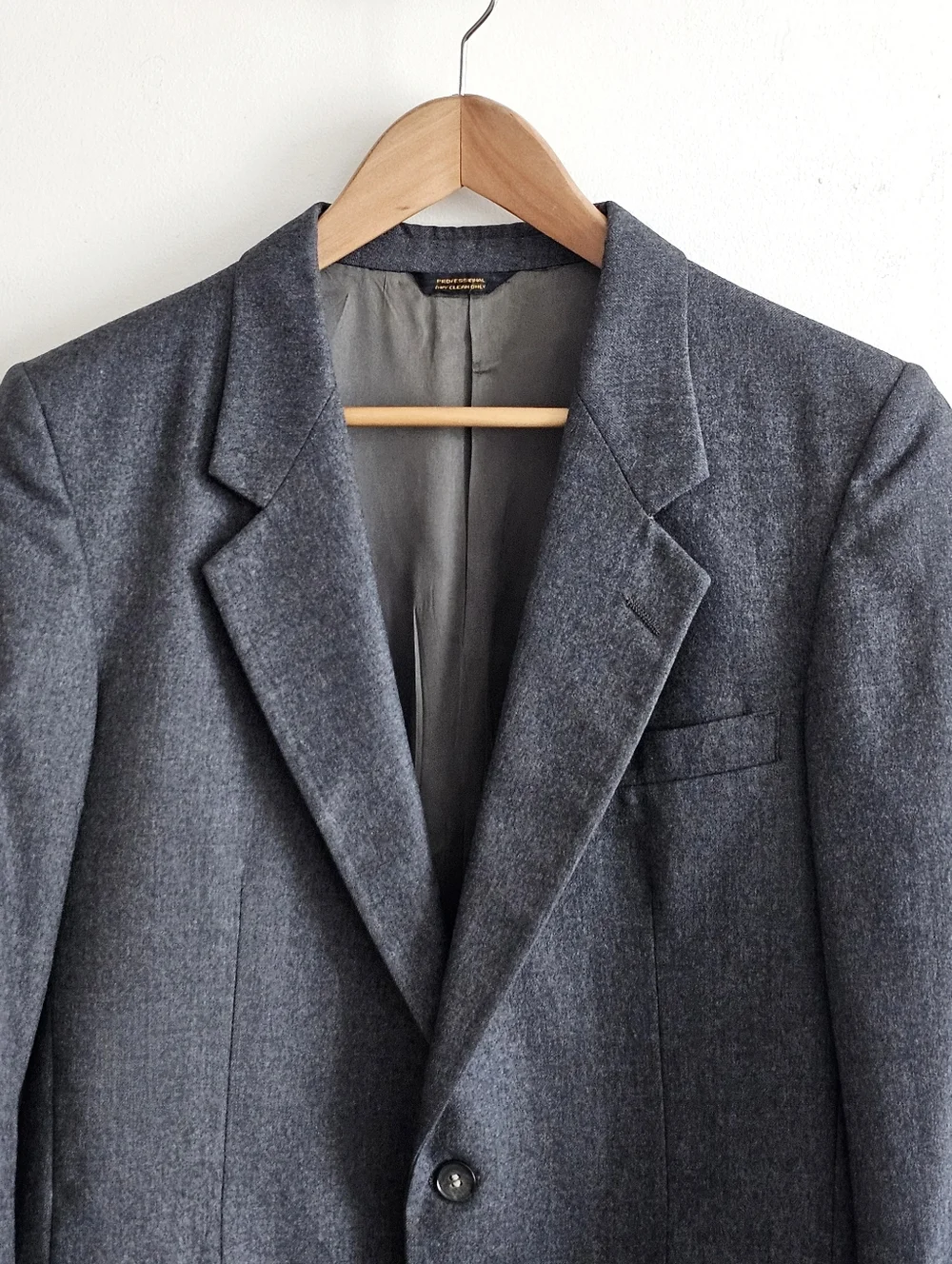 Daniel Hechter Paris 100% Wool Blazer Gray 2 Button Tailored Estimated Size 40R
